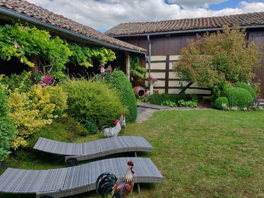 Maison De Campagne Avec Cheminee Et Exterieur La Neuville-aux-Bois Exterior photo